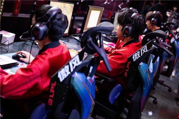 雄联盟职业赛指定用椅 傲风G7凭啥这么火pg电子免费模拟器游戏明星直播同款 英(图4)