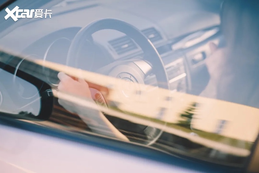 晒的烫怎么降温才靠谱?pg电子网站夏天座椅(图2) 晒的烫怎么降温才靠谱?pg电子网站夏天座椅(图2)